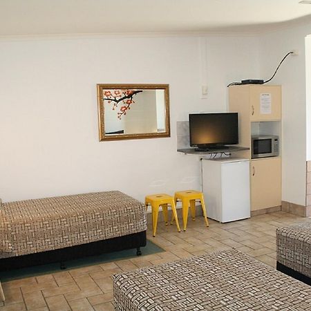 Central Motel Gin Gin エクステリア 写真