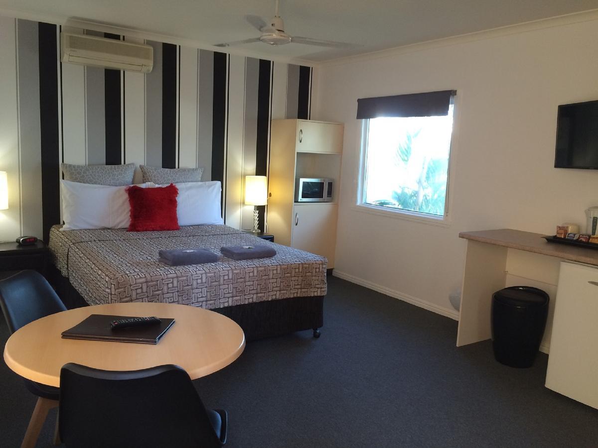 Central Motel Gin Gin エクステリア 写真