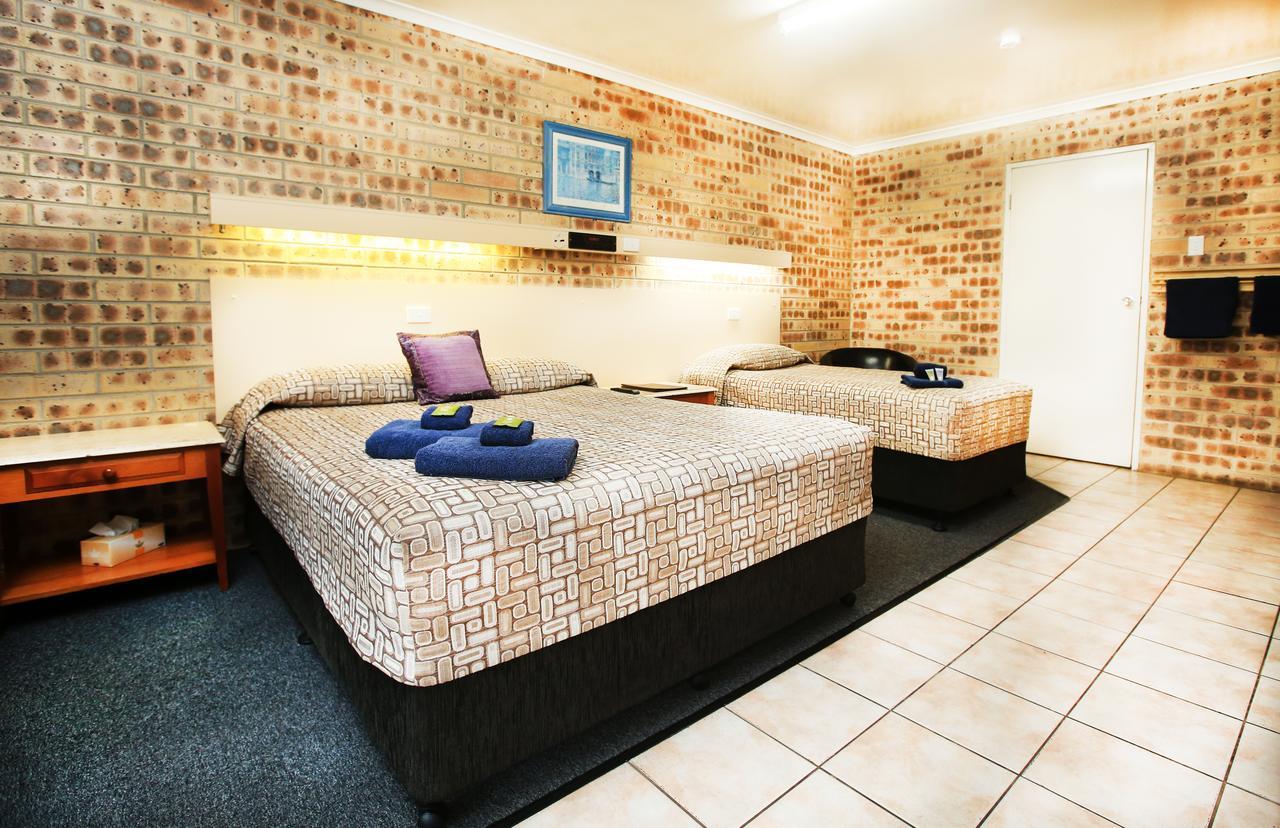 Central Motel Gin Gin エクステリア 写真