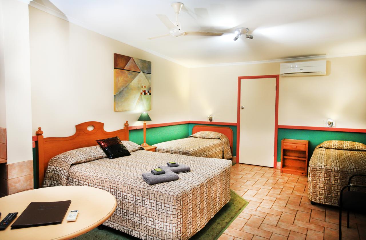 Central Motel Gin Gin エクステリア 写真