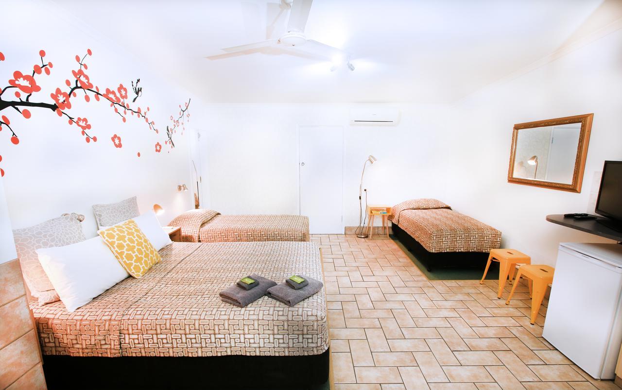 Central Motel Gin Gin エクステリア 写真