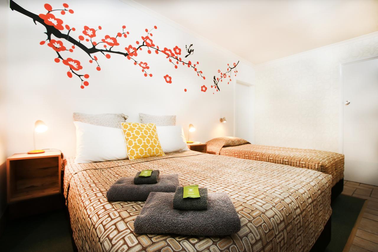 Central Motel Gin Gin エクステリア 写真