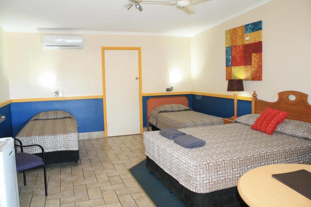 Central Motel Gin Gin エクステリア 写真