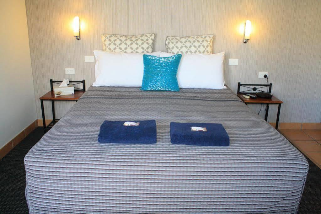 Central Motel Gin Gin エクステリア 写真