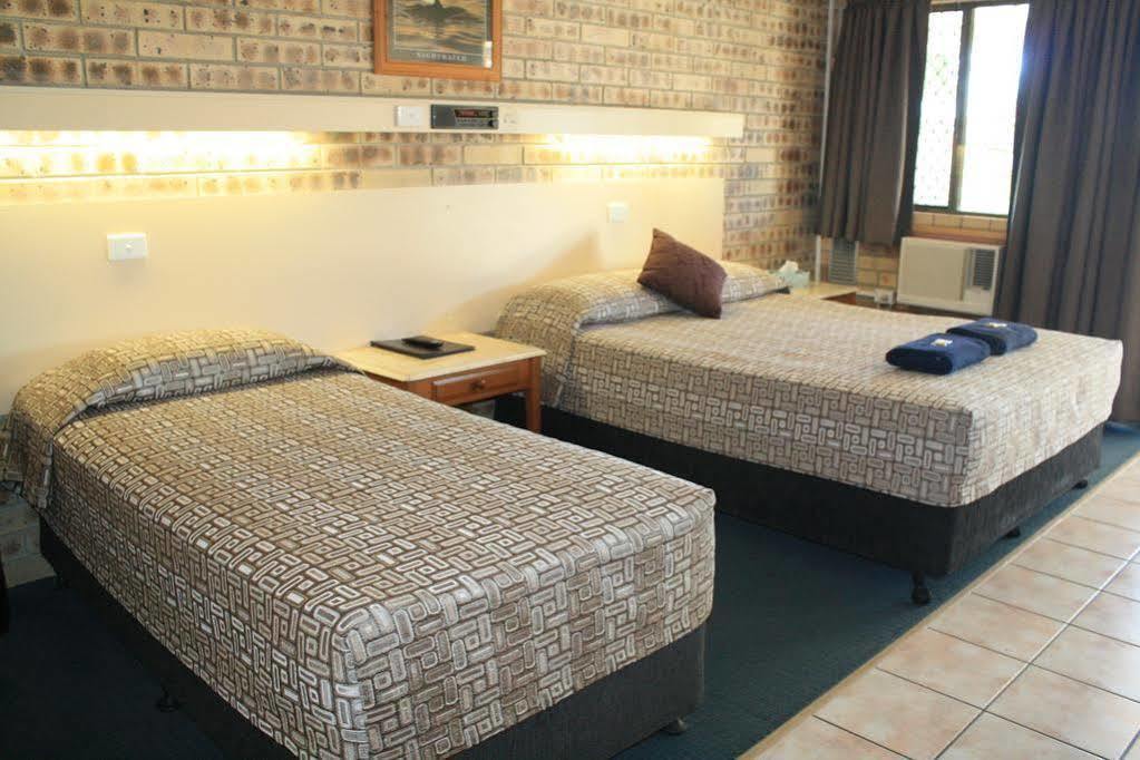 Central Motel Gin Gin エクステリア 写真
